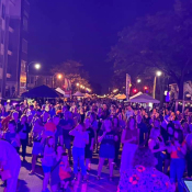 Night-time-crowd-listening-to-the-band